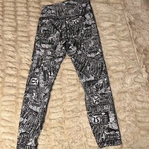 Lululemon Wunder Train Legging, Size 6. Black/White Special Edition. 25 in.